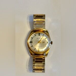 Vintage Helbros Self Winding Waterproof Watch with original Speidel band